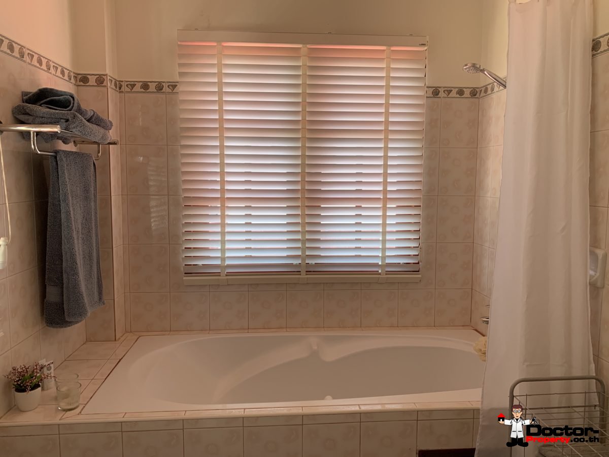 2 Bedroom House with A Pool - Bang Rak, Koh Samui - For Sale