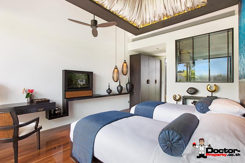 5 Bedroom Pool Villa next to the Beach - Hua Thanon, Koh Samui - For Sale