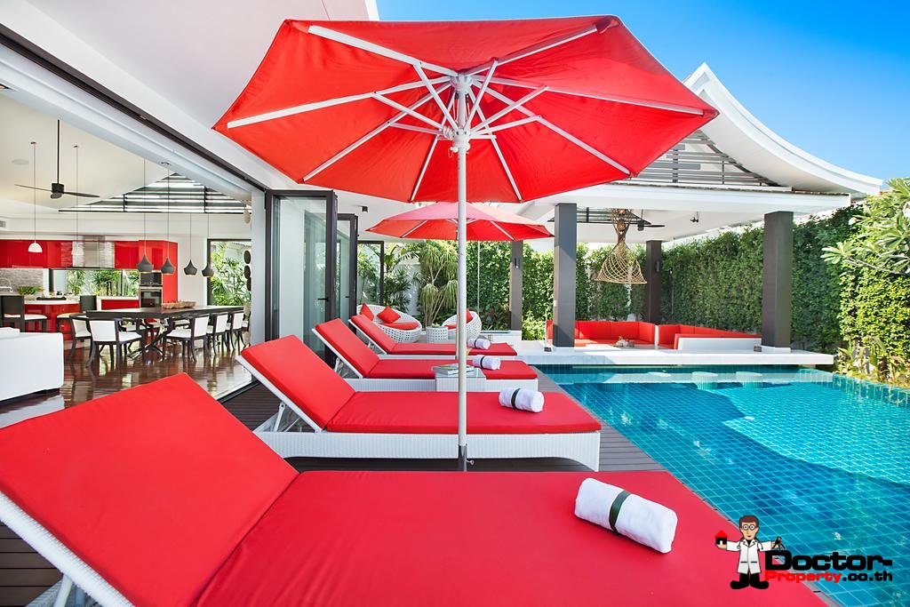 5 Bedroom Pool Villa next to the Beach - Hua Thanon, Koh Samui - For Sale