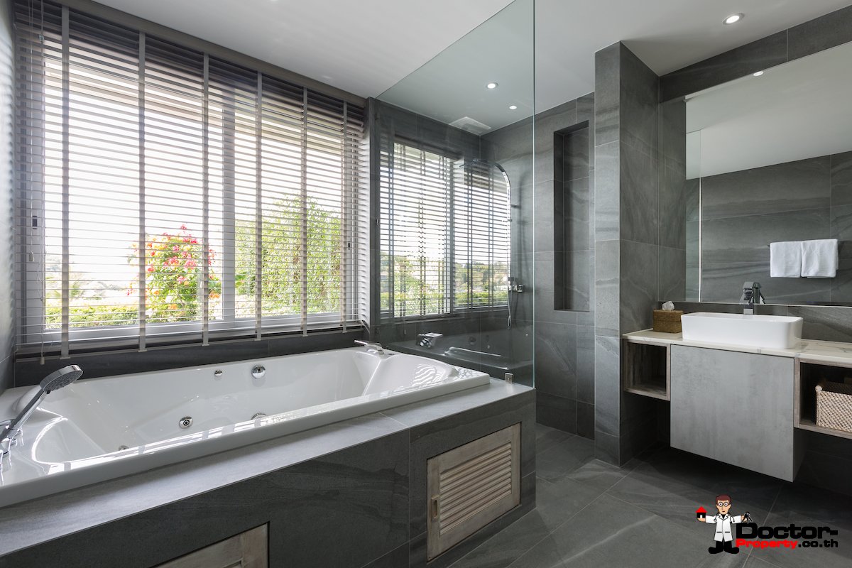 Luxury Beachfront 5 Bedroom Pool Villa - Plai Laem, Koh Samui - For Sale