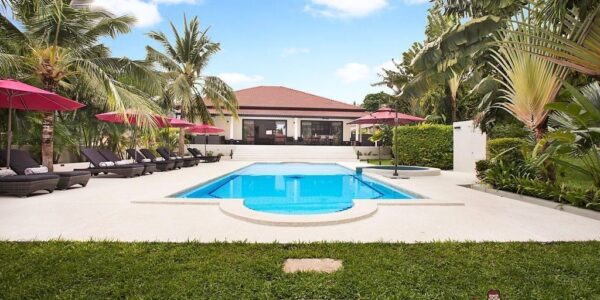 2 fantastic Pool Villas - 8 Bedrooms - Chaweng - Koh Samui - for sale