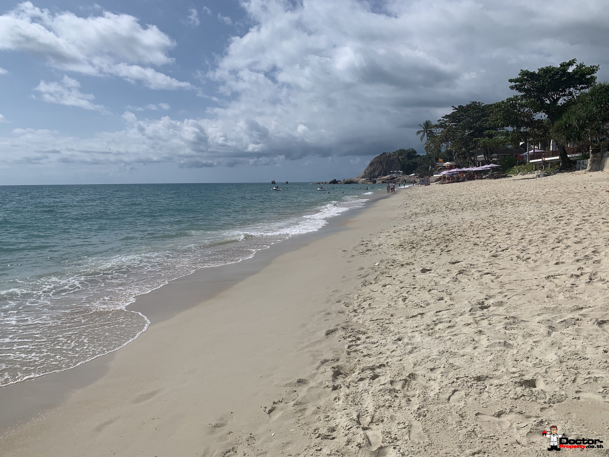 Beachfront Land with 20 Bungalows on Lamai Beach, Koh Samui – For Sale