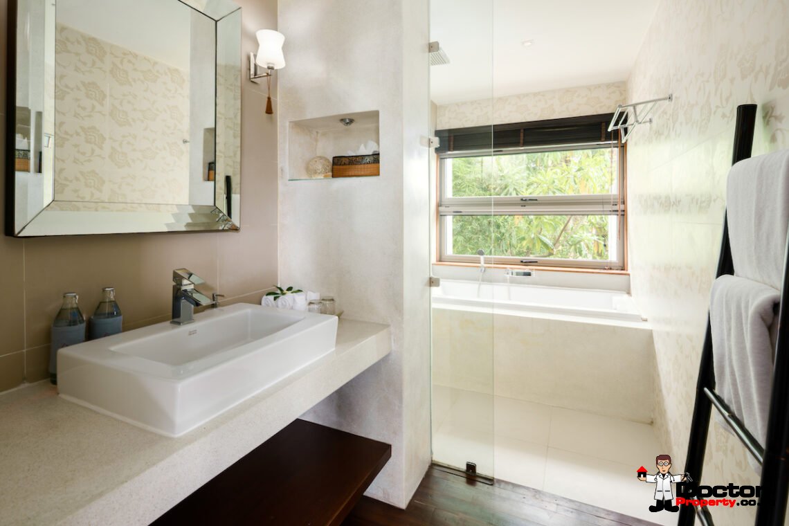 8 Bedroom Beachfront Villa – Lipa Noi, Koh Samui – For Sale