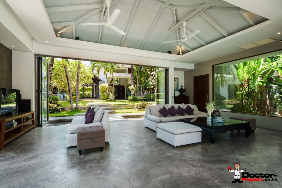 8 Bedroom Beachfront Villa – Lipa Noi, Koh Samui – For Sale