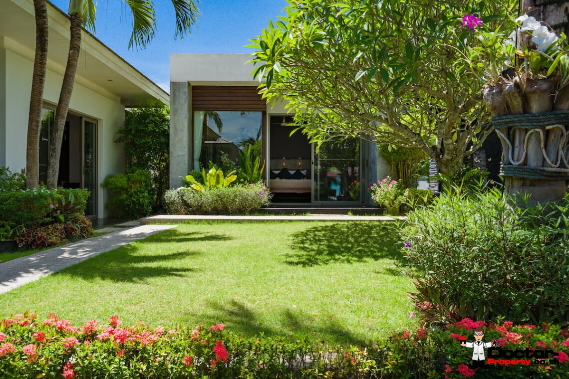 8 Bedroom Beachfront Villa – Lipa Noi, Koh Samui – For Sale