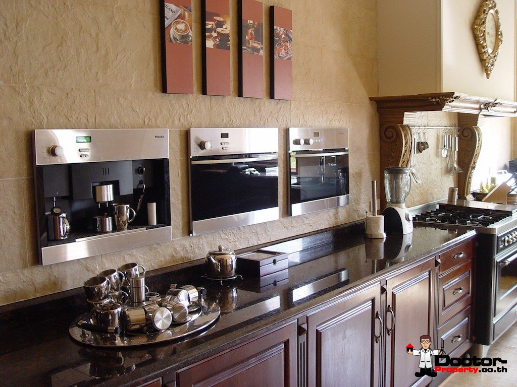 Beachfront 7 Bedroom Villa + 3 Guest Villas + Apartments - Taling Ngam - Koh Samui for sale