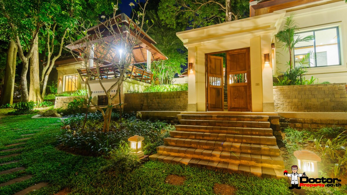 3 Bedroom Thai Balinese Style Villas - Nai Harn - Phuket South - for sale