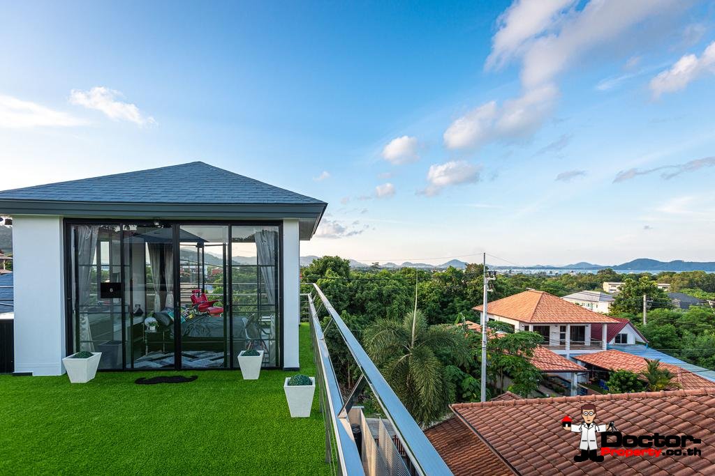 Modern Luxury 7 Bedroom House with Hotel License - Sai Yuan, Rawai Beach - Phuket South - for sale