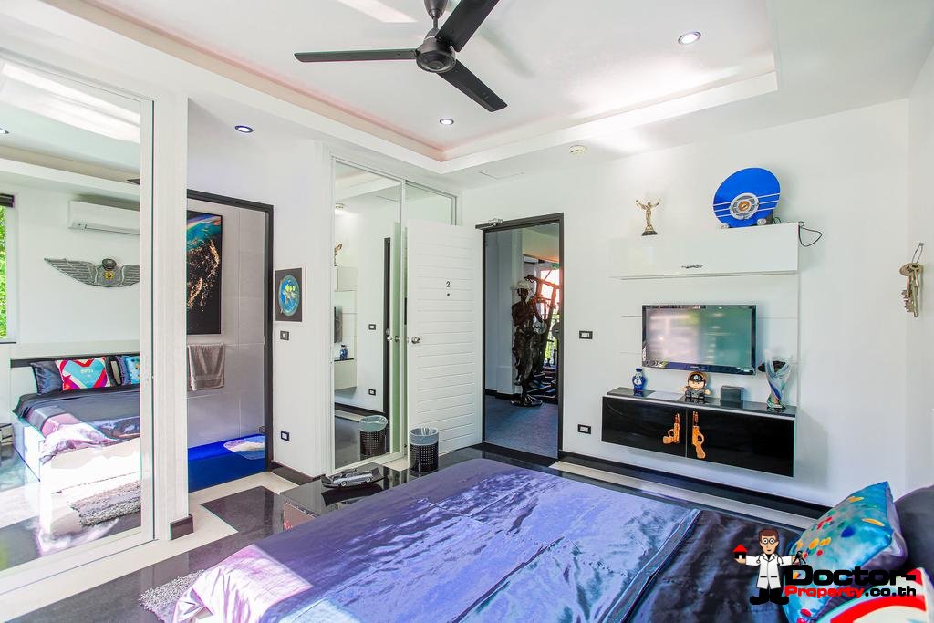 Modern Luxury 7 Bedroom House with Hotel License - Sai Yuan, Rawai Beach - Phuket South - for sale