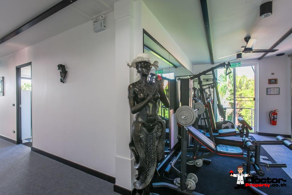 Modern Luxury 7 Bedroom House with Hotel License - Sai Yuan, Rawai Beach - Phuket South - for sale