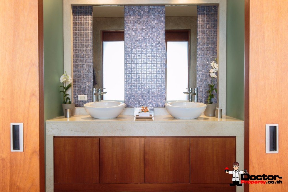 Stunning 5 Bedroom Oceanfront Hale Malia Villa – Kamala Beach – Phuket West – for sale