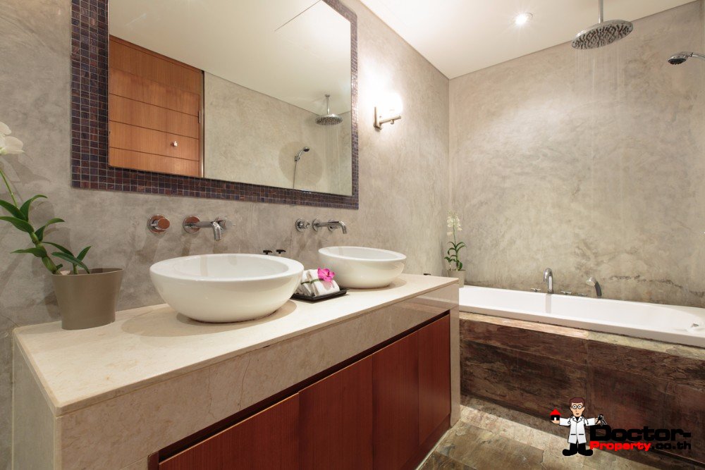 Stunning 5 Bedroom Oceanfront Hale Malia Villa – Kamala Beach – Phuket West – for sale