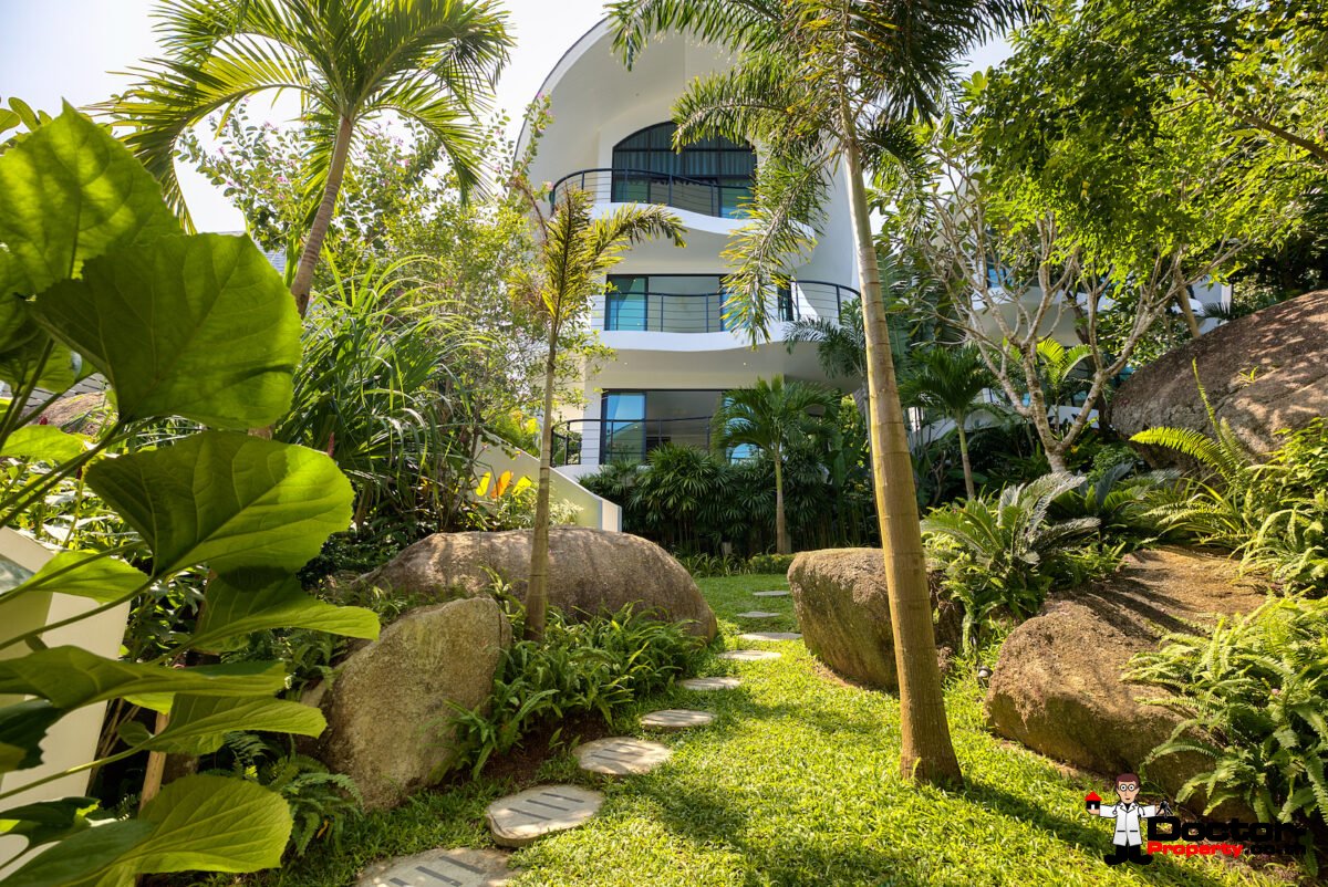 Luxury Villa Complex with 9 Bedrooms and Seaview – Chaweng Noi, Koh Samui – For Sale