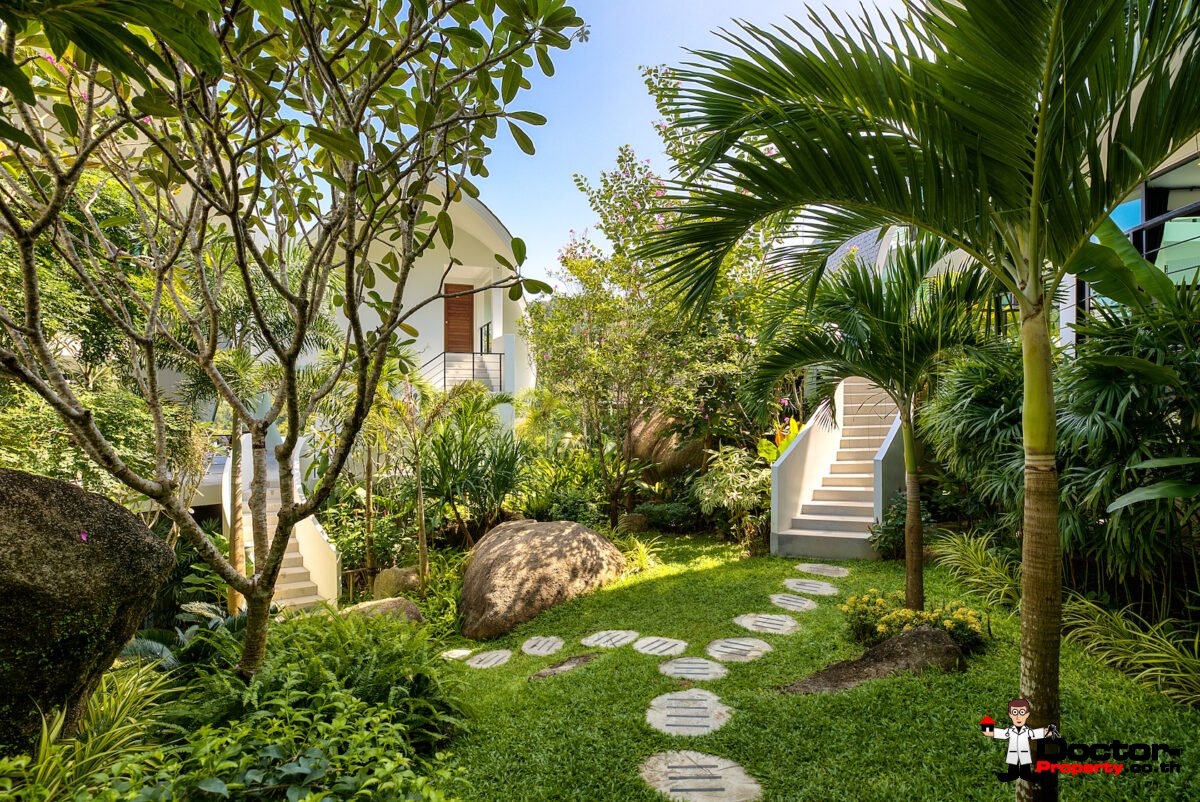 Luxury Villa Complex with 9 Bedrooms and Seaview – Chaweng Noi, Koh Samui – For Sale