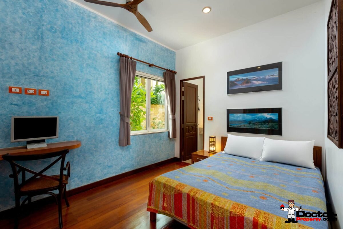 9 Bedroom Pool Villa - Overlooking Palm Golf Course - Mu Ban - Phuket Central - for sale
