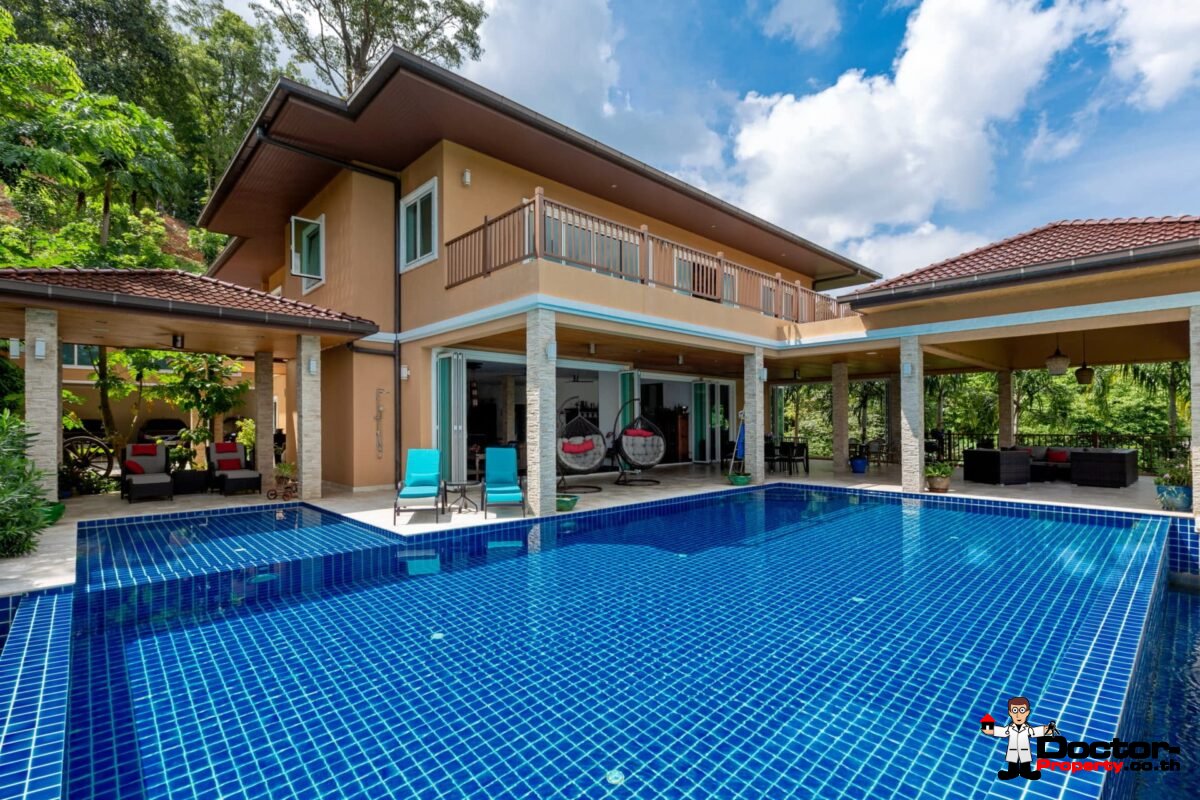 9 Bedroom Pool Villa - Overlooking Palm Golf Course - Mu Ban - Phuket Central - for sale