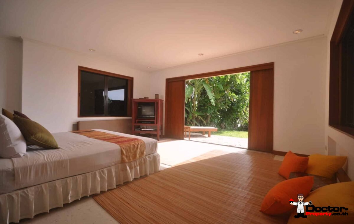 Beachfront 4 Bedroom Pool Villa - Kata Beach - Phuket South - for sale