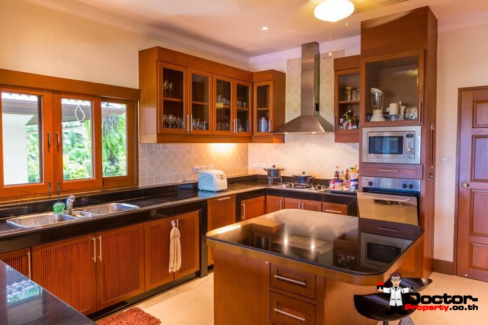 Fantastic 6 Bedroom Villa - Lakewood Hills - Layan Beach - Phuket West - for sale