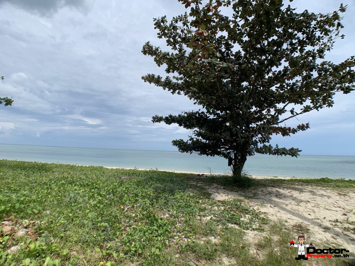 Great Beachfront Land in Hua Thanon, Koh Samui - For Sale