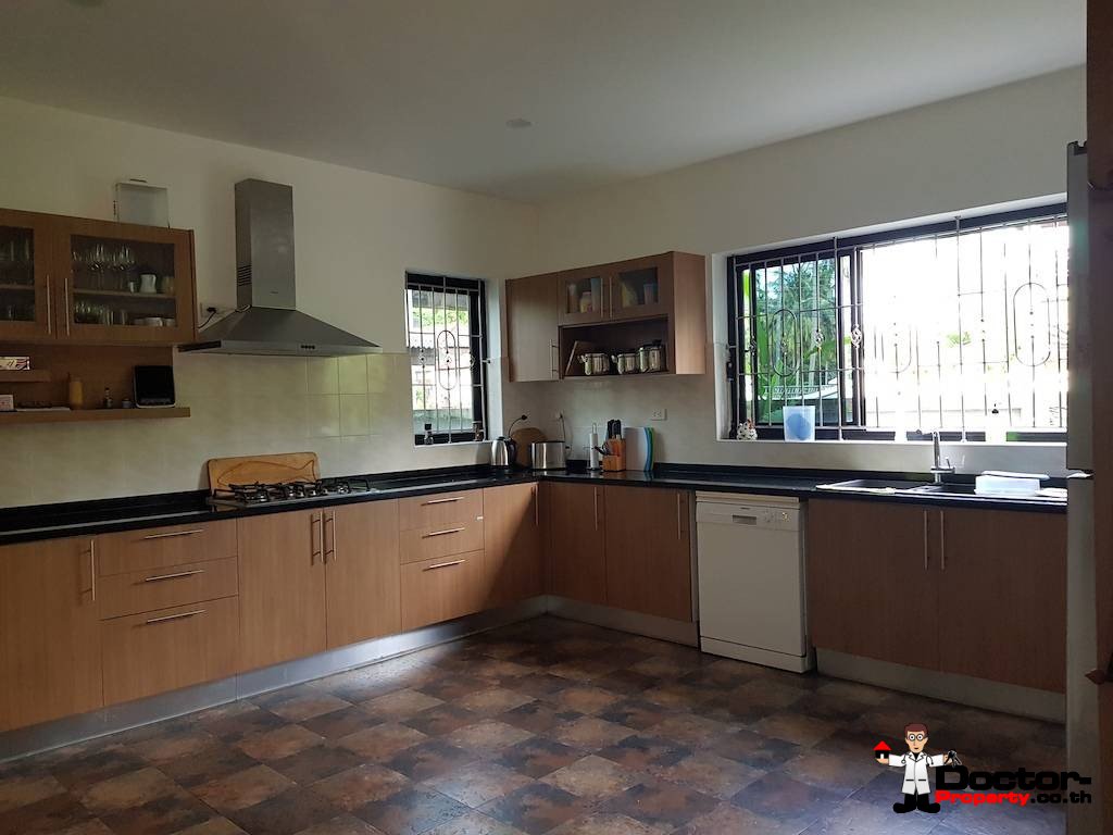 4 Bedroom Pool Villa – Thong Krut – Koh Samui – For Sale