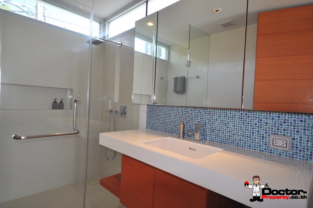 Modern 3 Bedroom Beachfront House – Kalim Beach – Phuket West – for sale