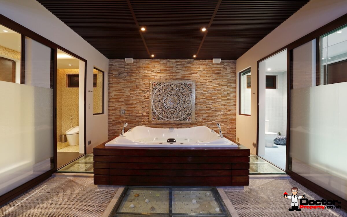 Sea View 6 Bedroom Villa Hollywood - Cape Panwa - Phuket South - for sale