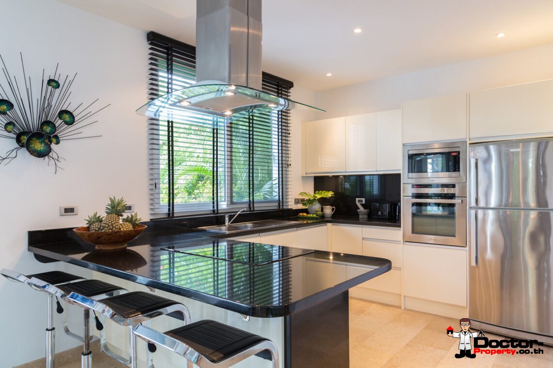 3 Bedroom Pool Villa with Spectacular View in Choeng Mon, Koh Samui – For Sale