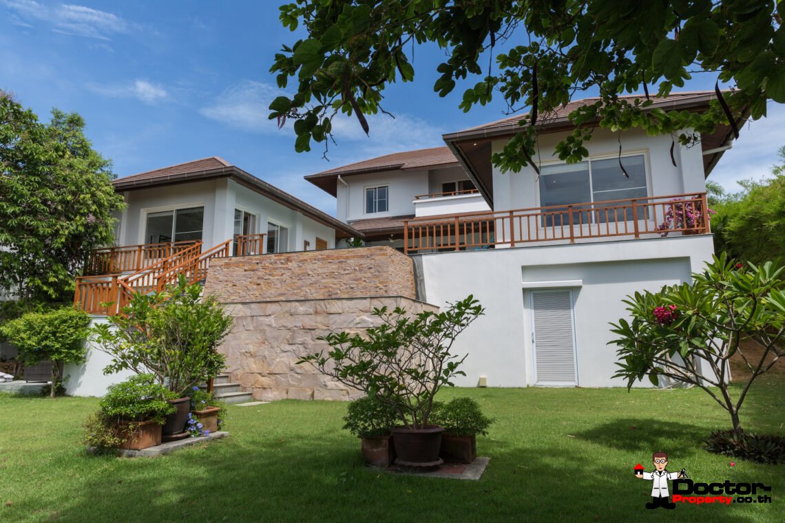 3 Bedroom Pool Villa with Spectacular View in Choeng Mon, Koh Samui – For Sale