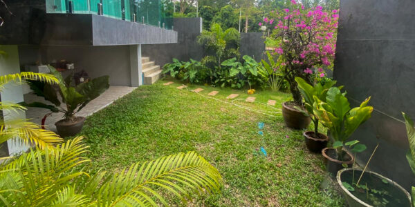 Unique 4 Bedroom Modern Villa with Pool in Chaweng, Koh Samui – For Sale