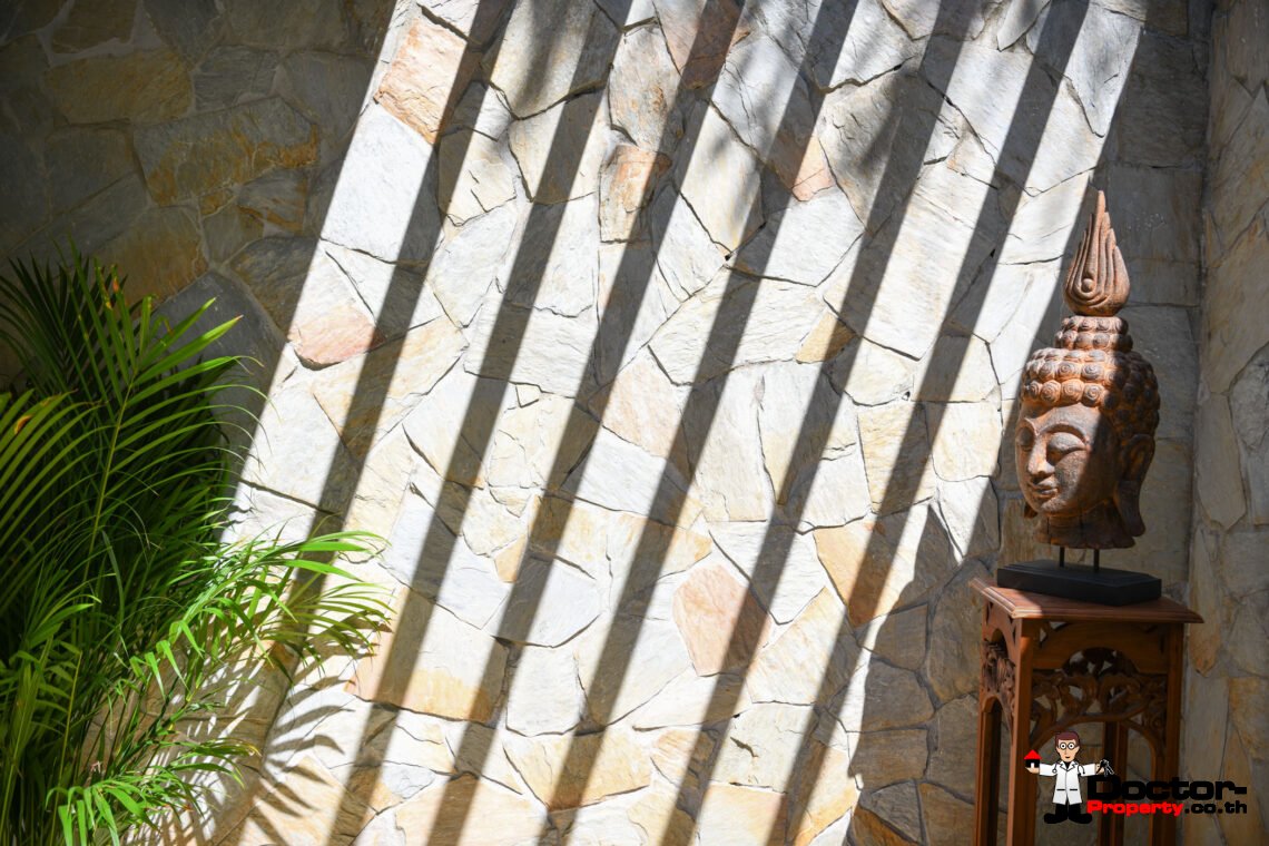 Luxurious 7 Bedroom Villa in Chaweng Hill, Koh Samui – For Sale