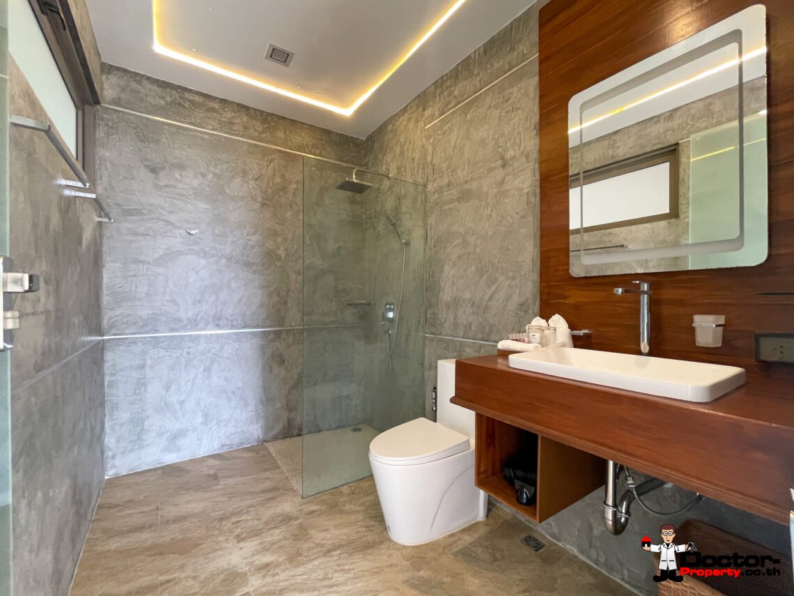Spacious 5 Bedroom Pool Villa in Chaweng Noi, Koh Samui – For Sale