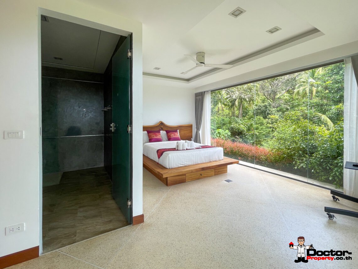 Spacious 5 Bedroom Pool Villa in Chaweng Noi, Koh Samui – For Sale
