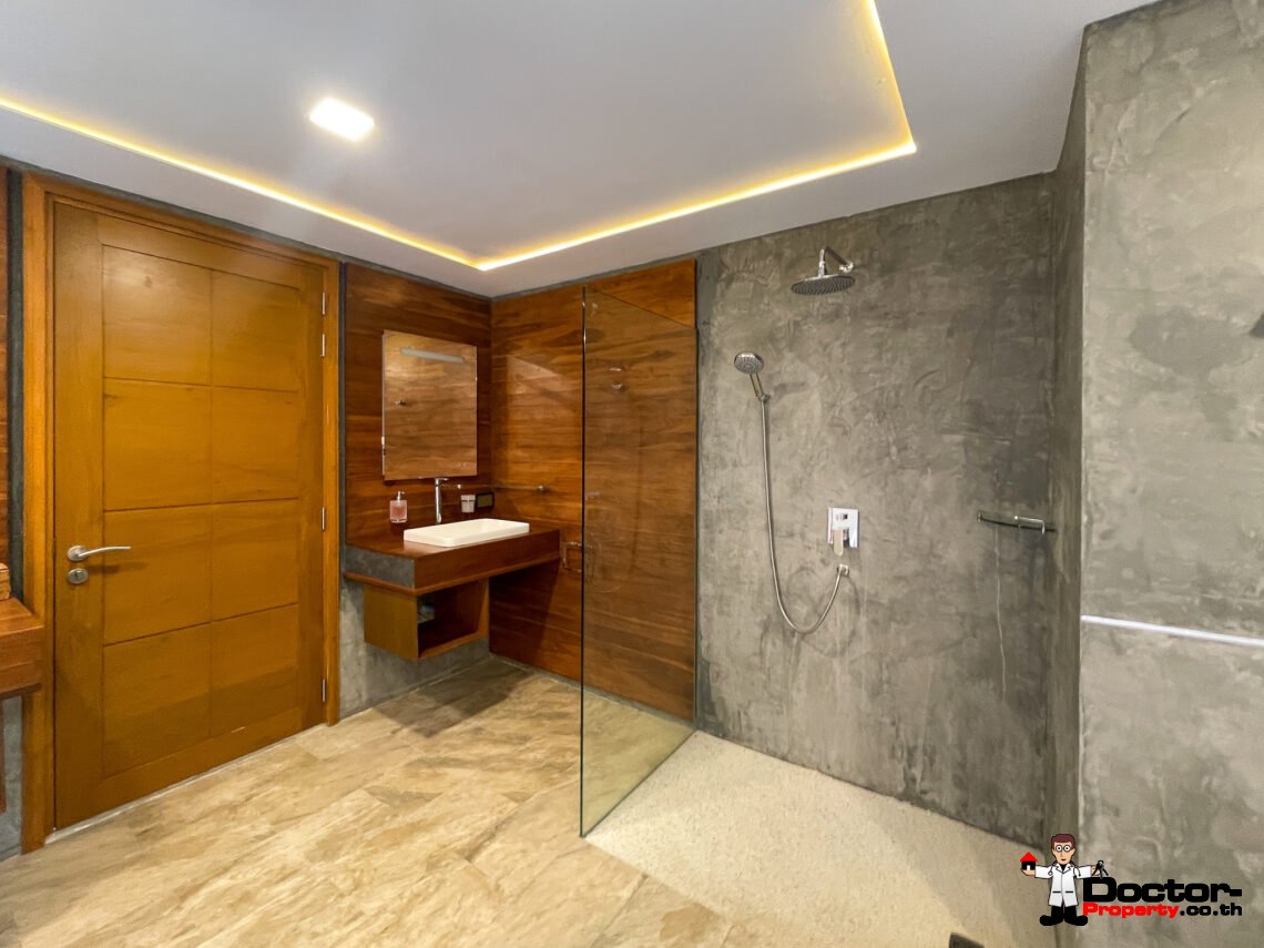 Spacious 5 Bedroom Pool Villa in Chaweng Noi, Koh Samui – For Sale