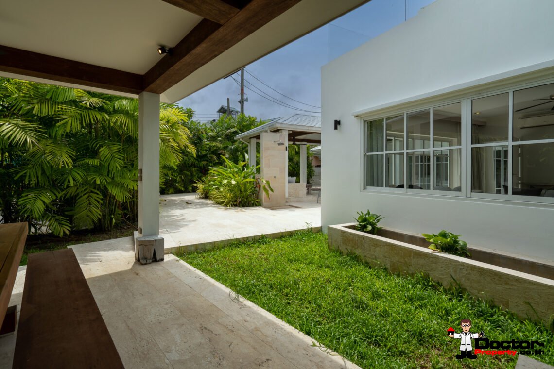 Elegant 6 Bedroom Pool Villa in Lamai, Koh Samui – For Sale