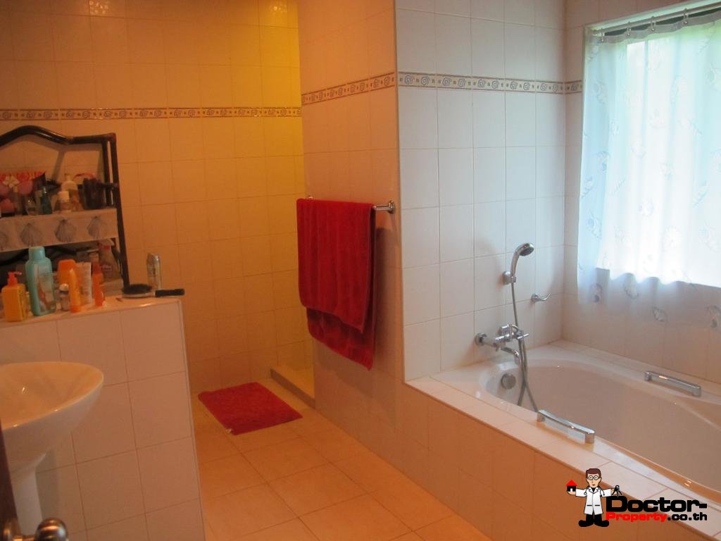 1 House – 2 Bungalows – 5 Bedrooms – Lipa Noi – Koh Samui – For Sale