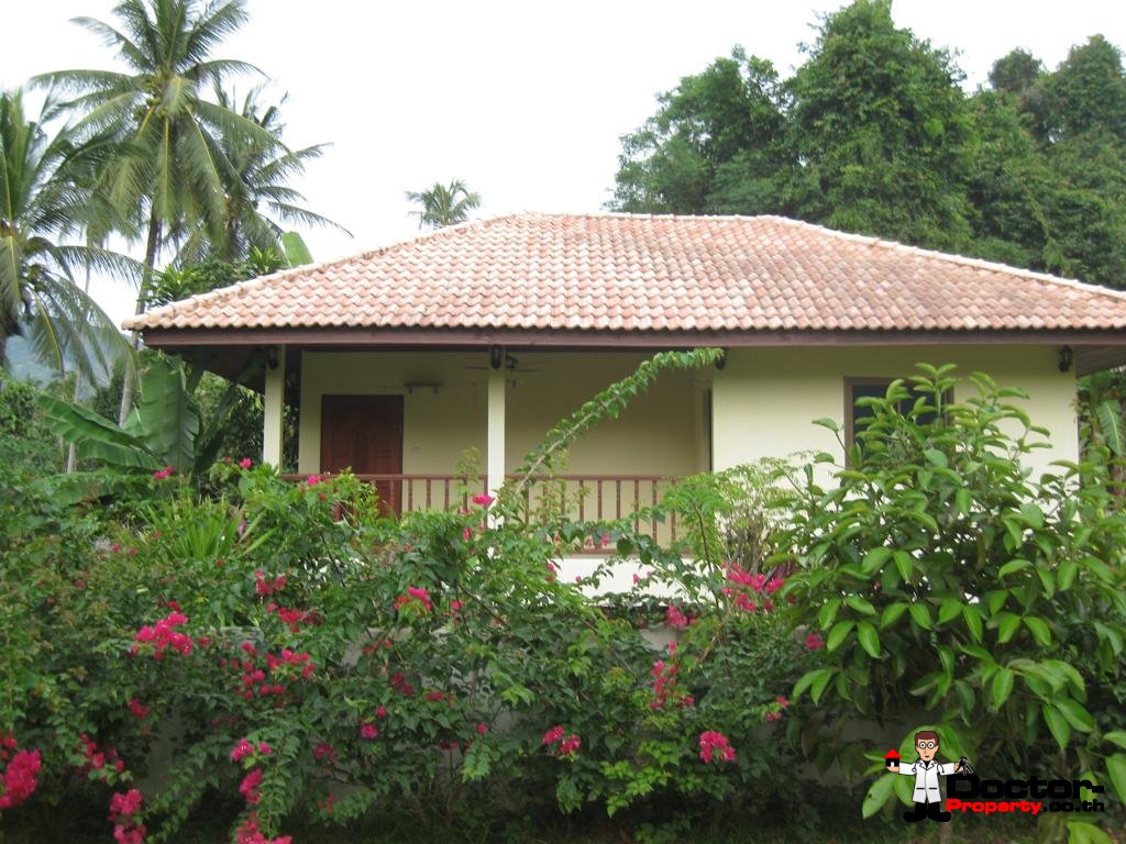 1 House – 2 Bungalows – 5 Bedrooms – Lipa Noi – Koh Samui – For Sale