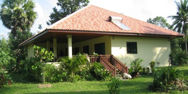 1 House – 2 Bungalows – 5 Bedrooms – Lipa Noi – Koh Samui – For Sale