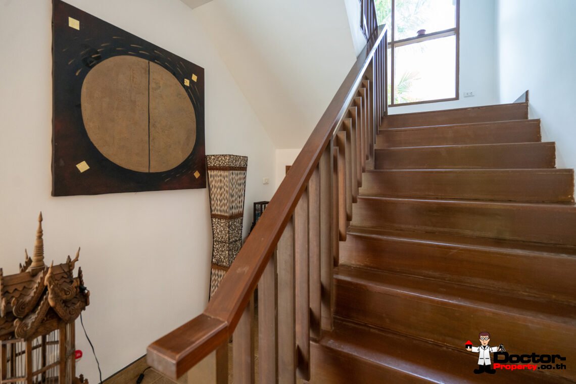 Traditional Style 4 Bedroom Villa, near Beach – Hua Thanon, Koh Samui – For Sale