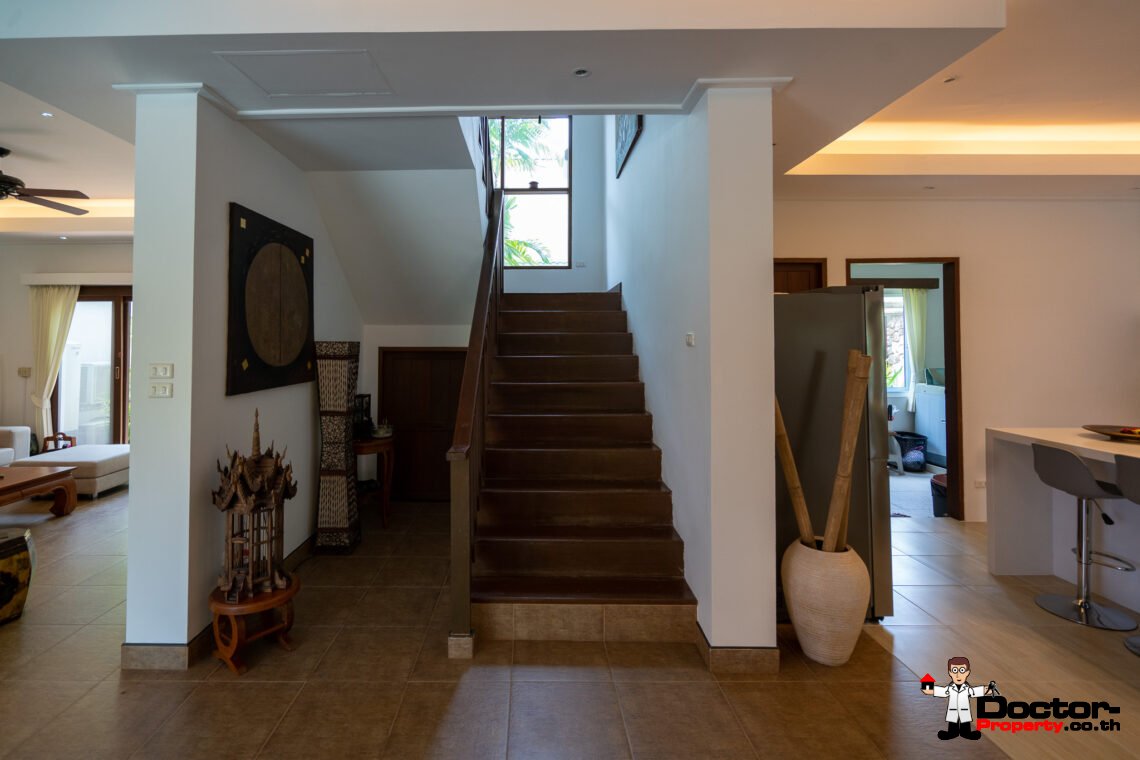 Traditional Style 4 Bedroom Villa, near Beach – Hua Thanon, Koh Samui – For Sale