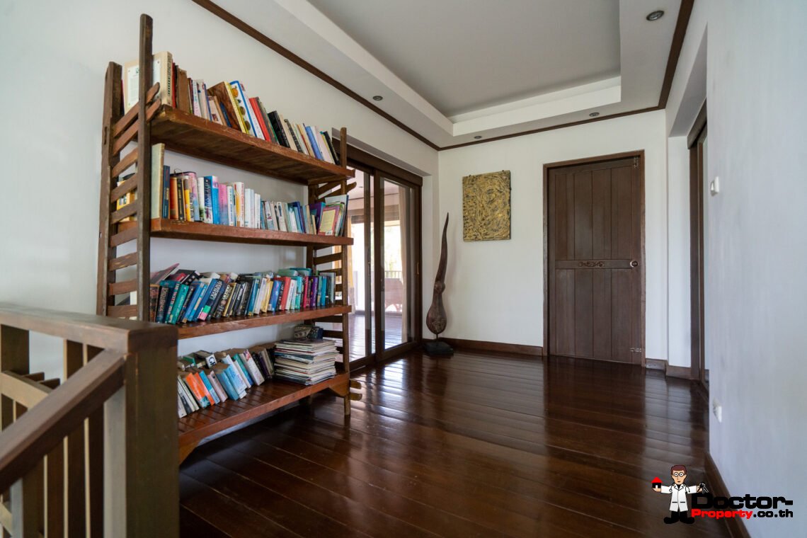 Traditional Style 4 Bedroom Villa, near Beach – Hua Thanon, Koh Samui – For Sale