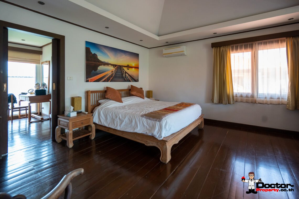 Traditional Style 4 Bedroom Villa, near Beach – Hua Thanon, Koh Samui – For Sale