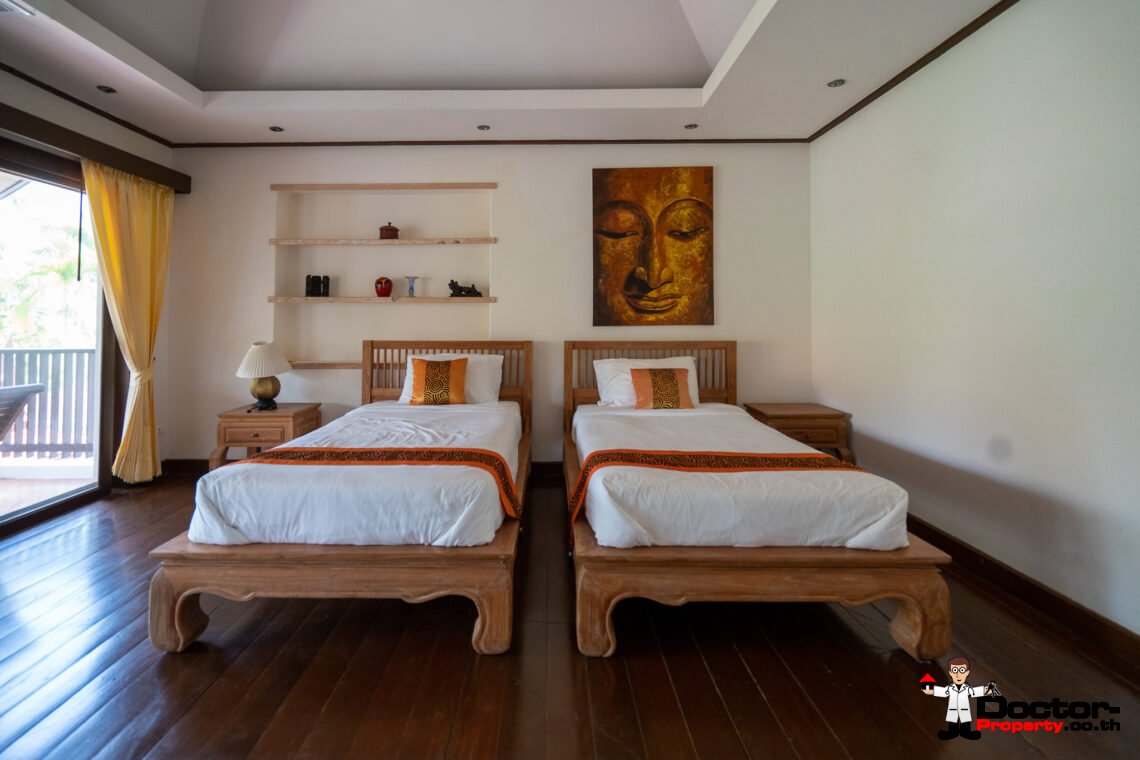 Traditional Style 4 Bedroom Villa, near Beach – Hua Thanon, Koh Samui – For Sale