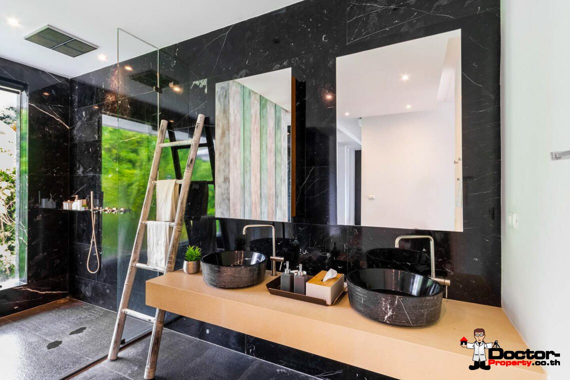 Stunning Luxury 4 Bedroom Seaviews Villa in Mae Nam Hills, Koh Samui – For Sale