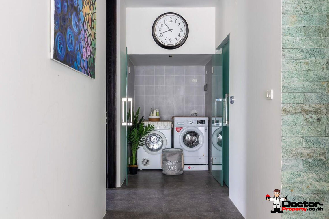 Stunning Luxury 4 Bedroom Seaviews Villa in Mae Nam Hills, Koh Samui – For Sale