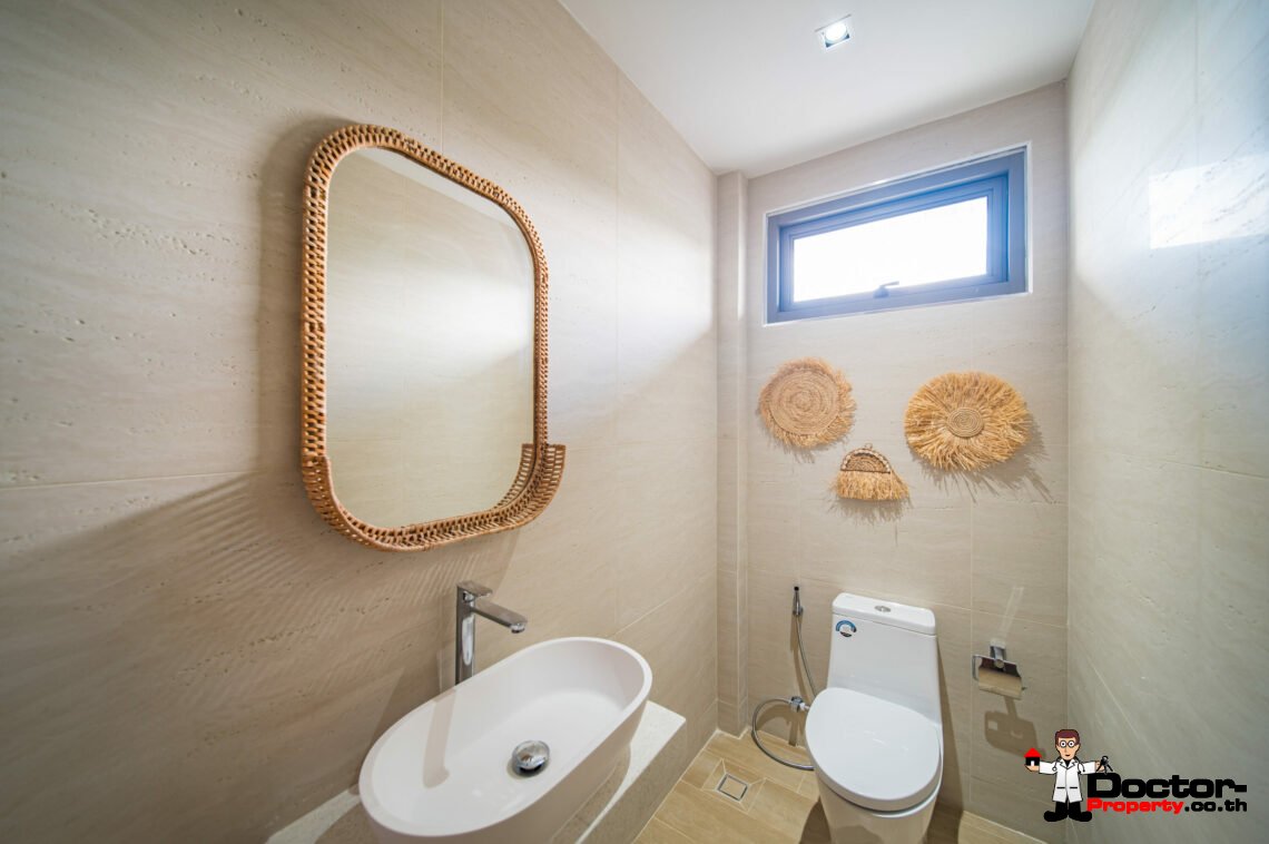 Exquisite 3 Bedroom Balinese Villa Just Moments from Bangrak Beach