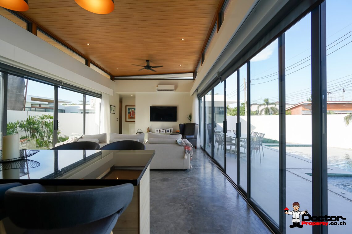 New 3 Bedroom Pool Villa in Bang Rak, Koh Samui – For Sale