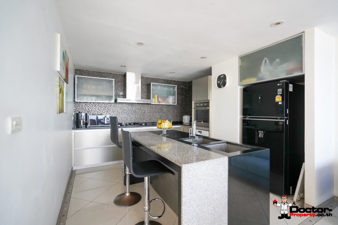 5 Bedroom Villa with Amazing Sea View in Chaweng Noi, Koh Samui – For Sale