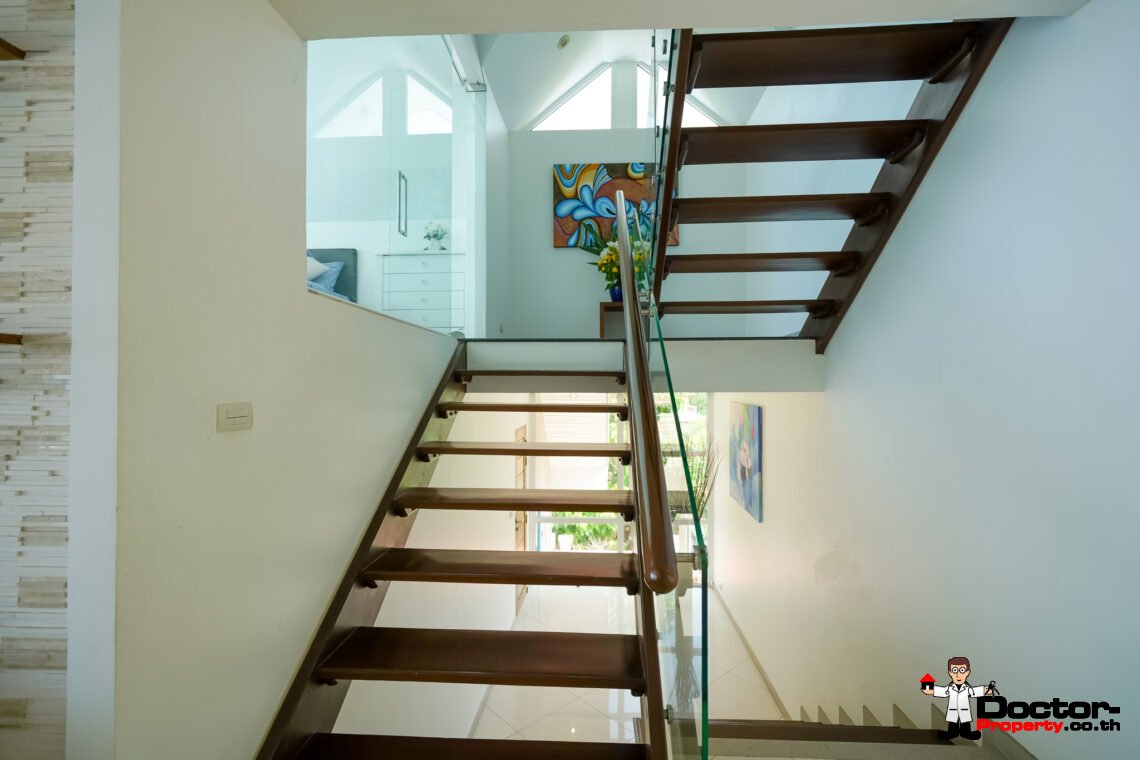 5 Bedroom Villa with Amazing Sea View in Chaweng Noi, Koh Samui – For Sale