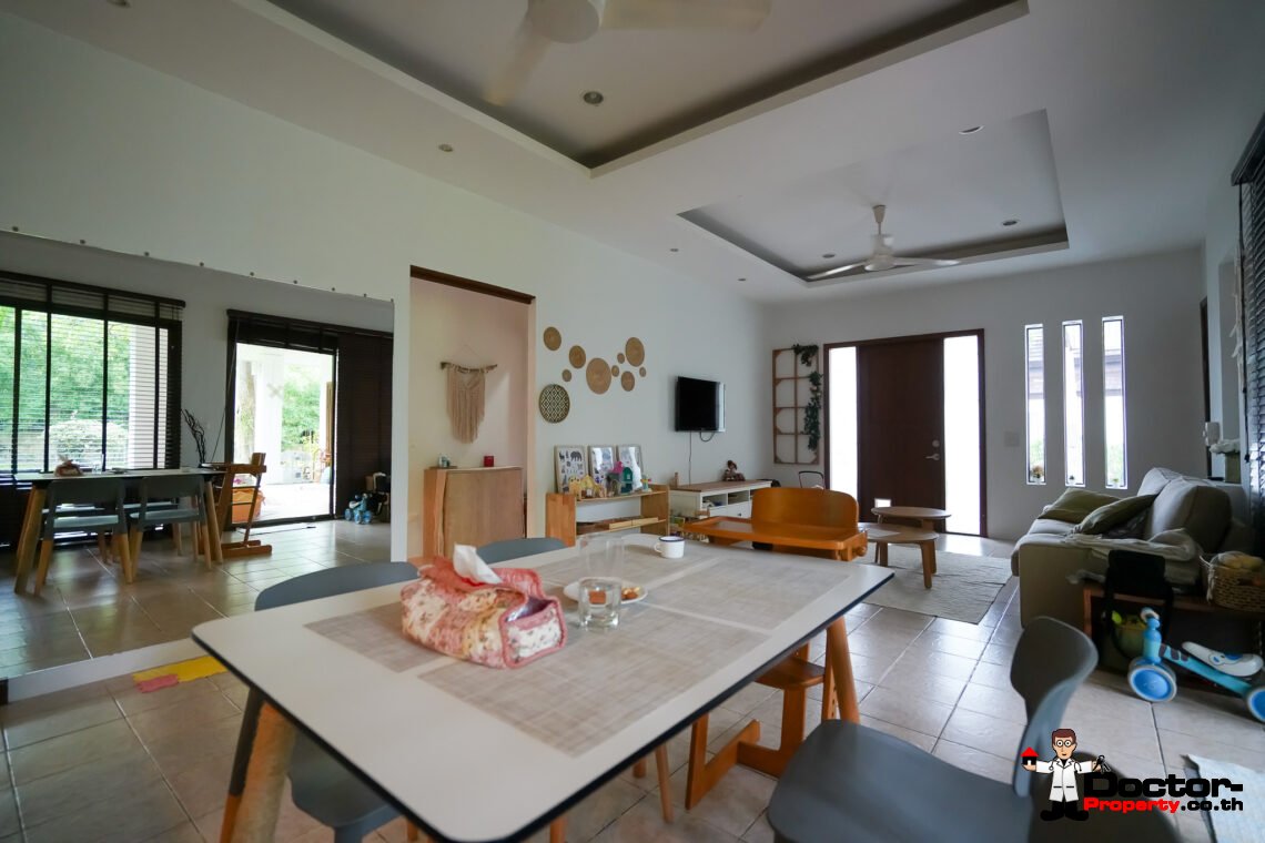3 Bedroom Villa with Spacious Garden in Mae Nam, Koh Samui – For Sale