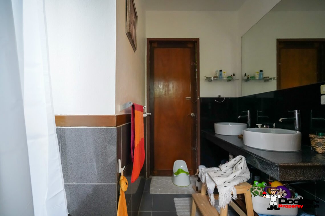 3 Bedroom Villa with Spacious Garden in Mae Nam, Koh Samui – For Sale